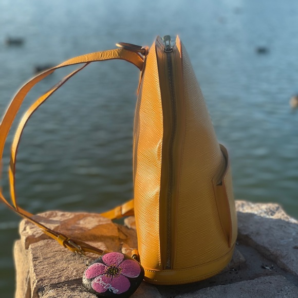 😍Super cute 😍 LOUIS VUITTON BACKPACK EPI - Picture 7 of 17